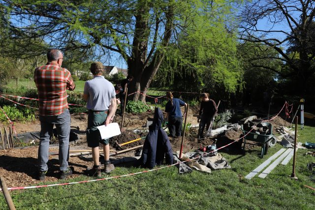 Chantier-école des berges du jardin paysager