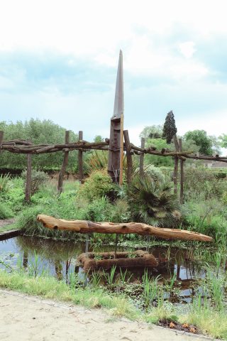 A fleur d'eau // Bois de chêne et papyrus Cyperus alternifolius Remy Aubertin, Savinien Chatel, Chloé Elmalet, Didier Kechemair, Valentin Leprince, Florian Vinas